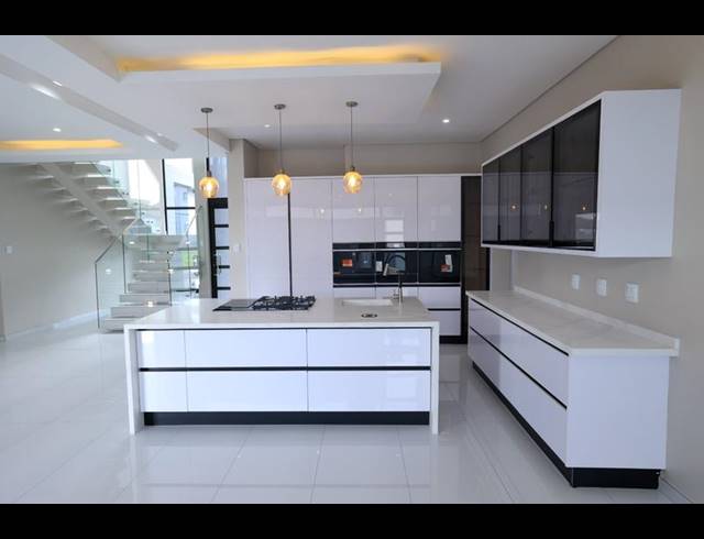 6 BEDROOM HOUSE FOR SALE IN SIX FOUNTAINS RESIDENTIAL ESTATE